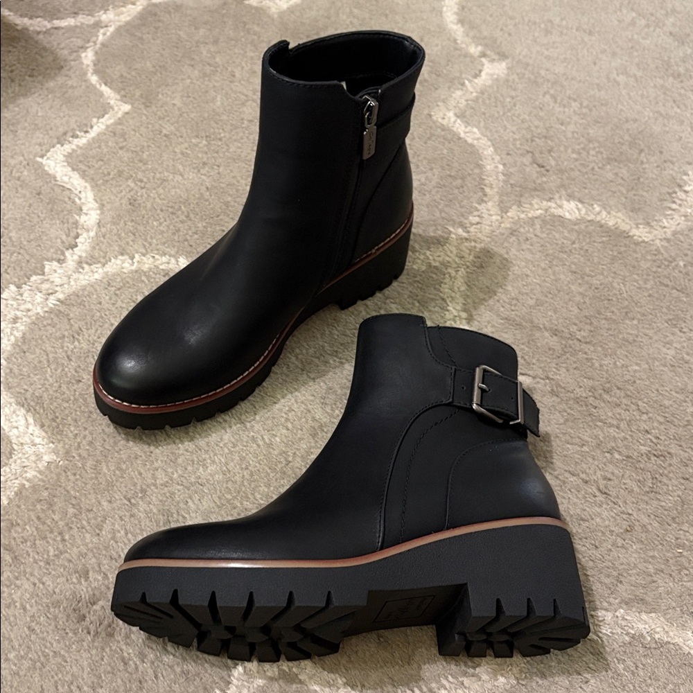 Aqua College Desiree Lug nubuck black ankle chunky boot Size 7 - Picture 10 of 17